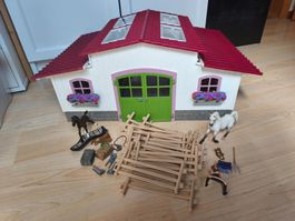 Schleich Reiterhof m. Reiterin,Pferden+Zubehör 42344