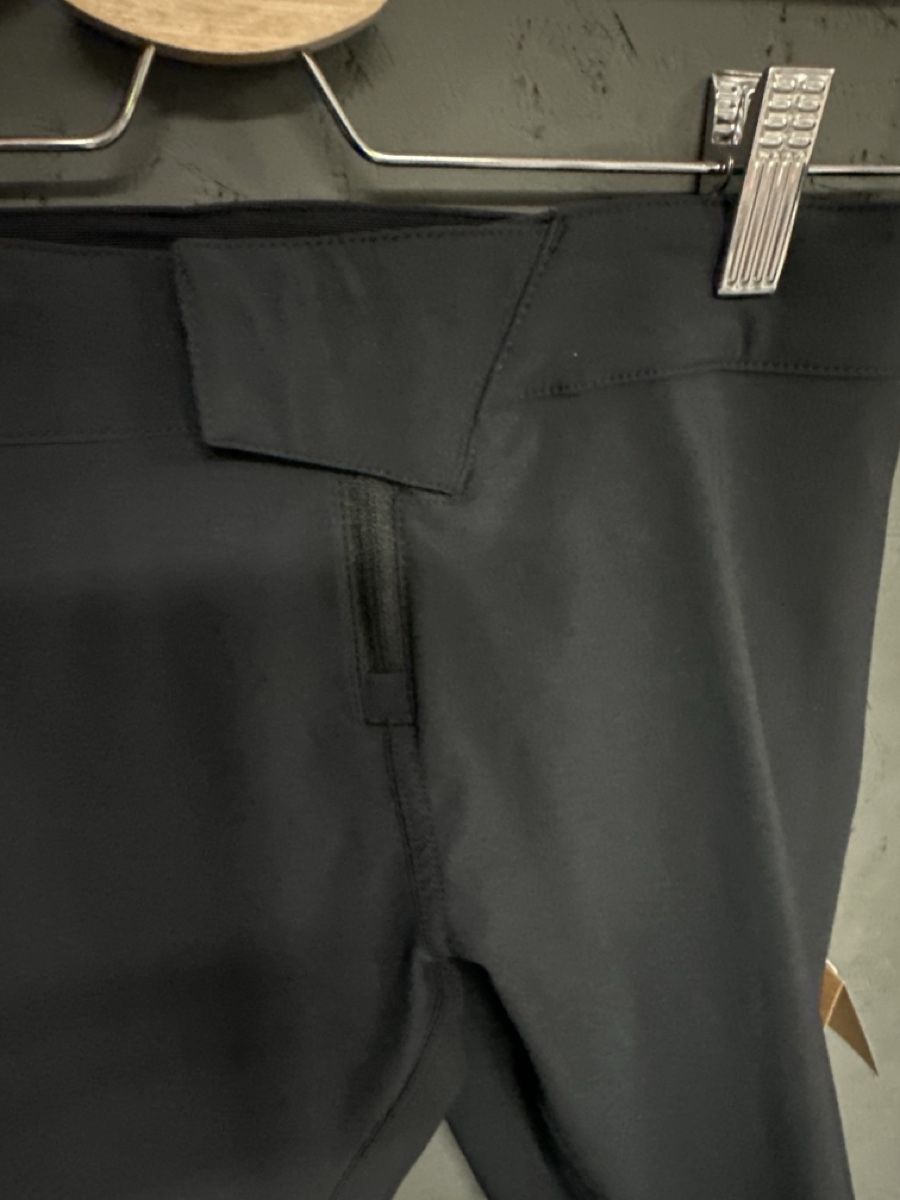 Specialized Pantaloni: Specialized pantalon enduro enfant taille S – Nuovo (secondo la descrizione) da Borex venduto da  2