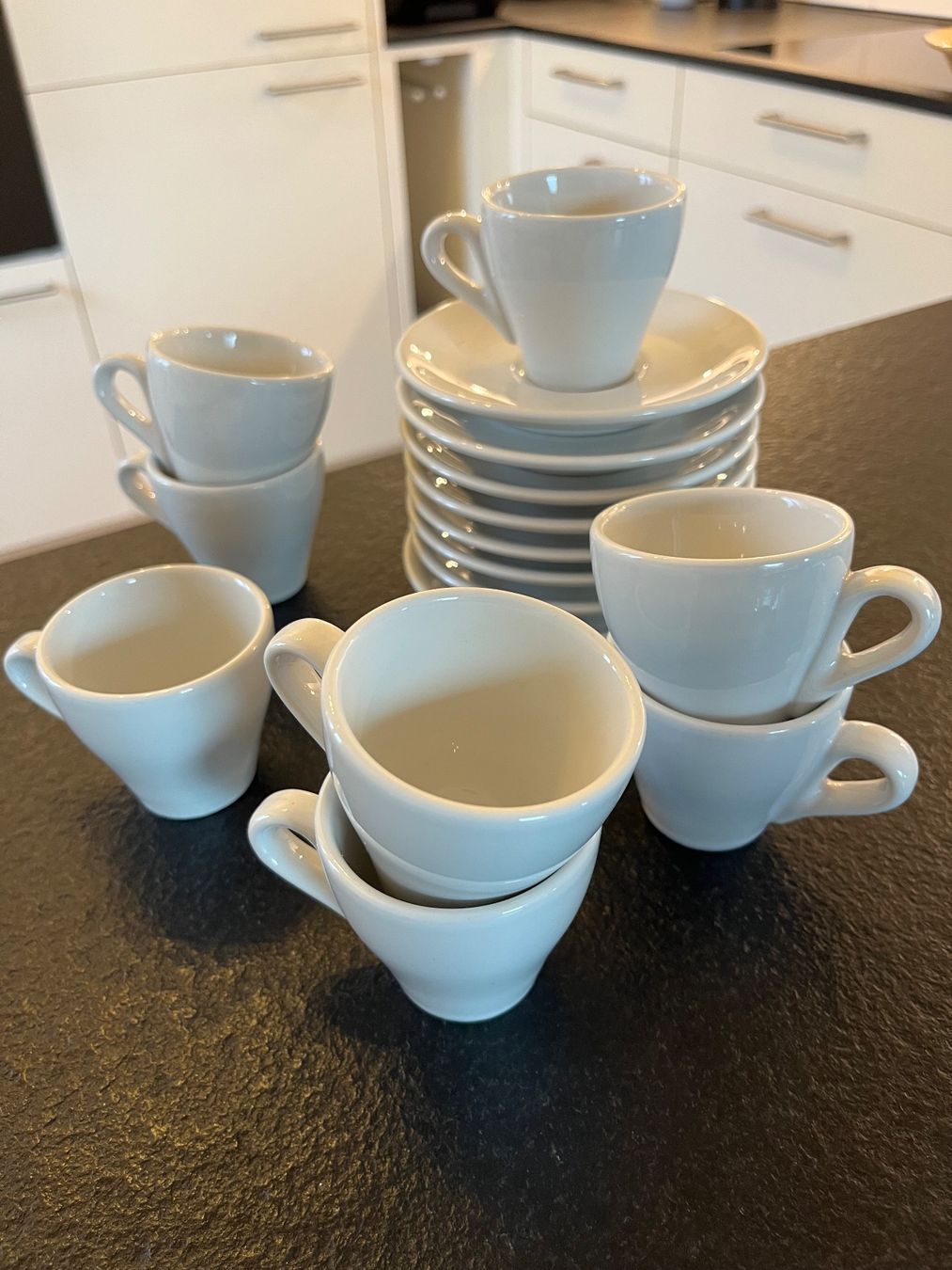 Tazze: 8 Espressotassen mit Unterteller – Usato da Römerswil LU venduto da Judihui8