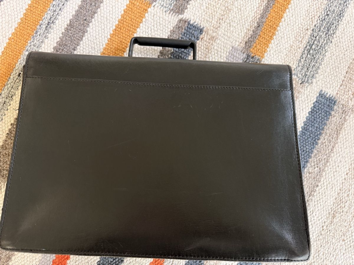 Valigie & Borse: Classic  Valextra black leather multi compartment – Usato da Basel venduto da sle_7vyp 1