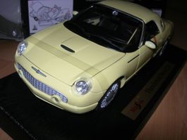 Ford Thunderbird  Hard-Top  * Maisto 1:18