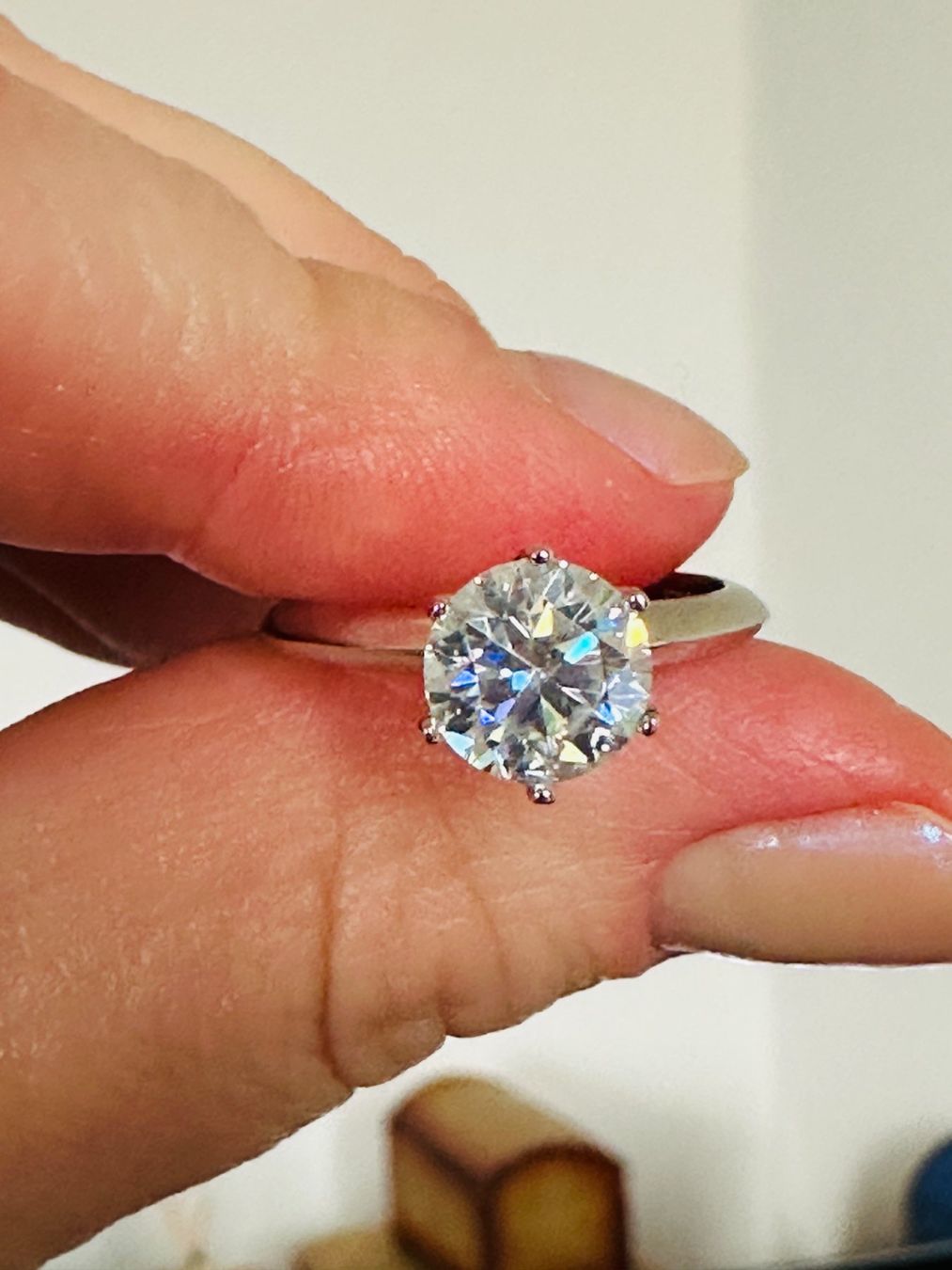 Anelli: 8MM 2CT VVS1 WHITE COLOUR Moissanite ring with Certificate – Nuovo e nell'imballaggio originale da Genève venduto da AGBERG 5