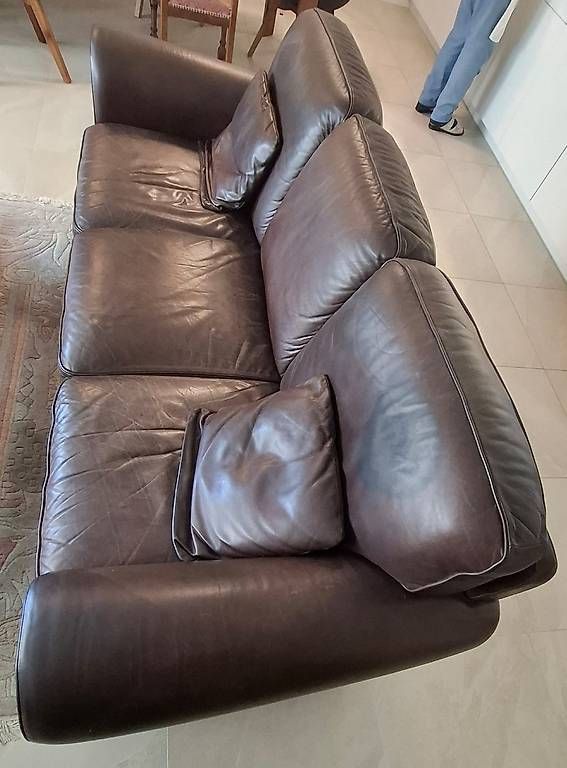 Sofas: Ledersofa mit zwei Sesseln und Höcker – Gebraucht aus Zürich von Joel2004 1