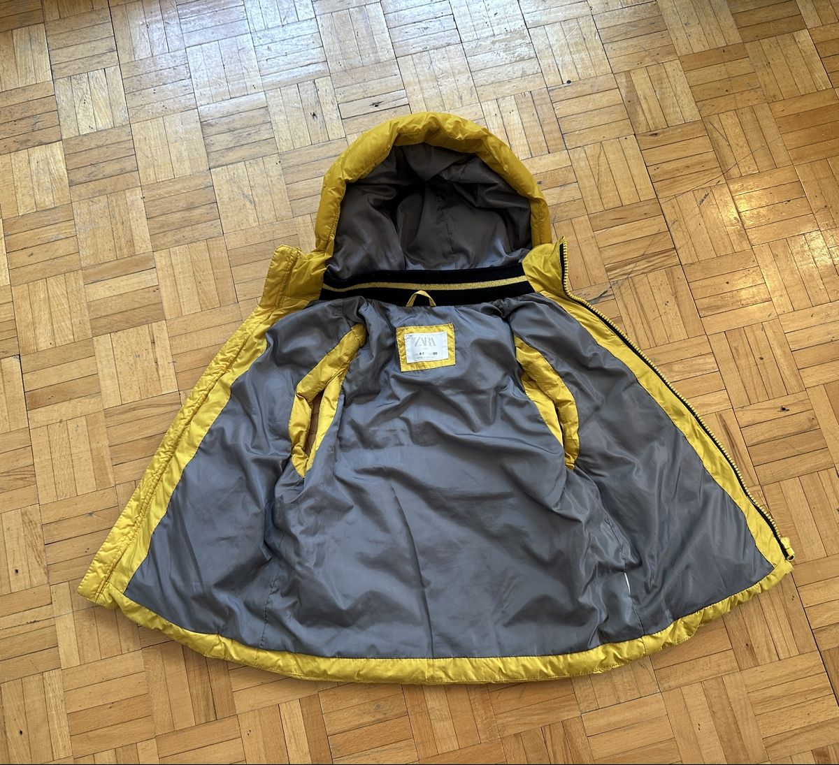 Altro abbigliamento per bambino: Gelbe Weste – Usato da Zürich venduto da Paleardi 2