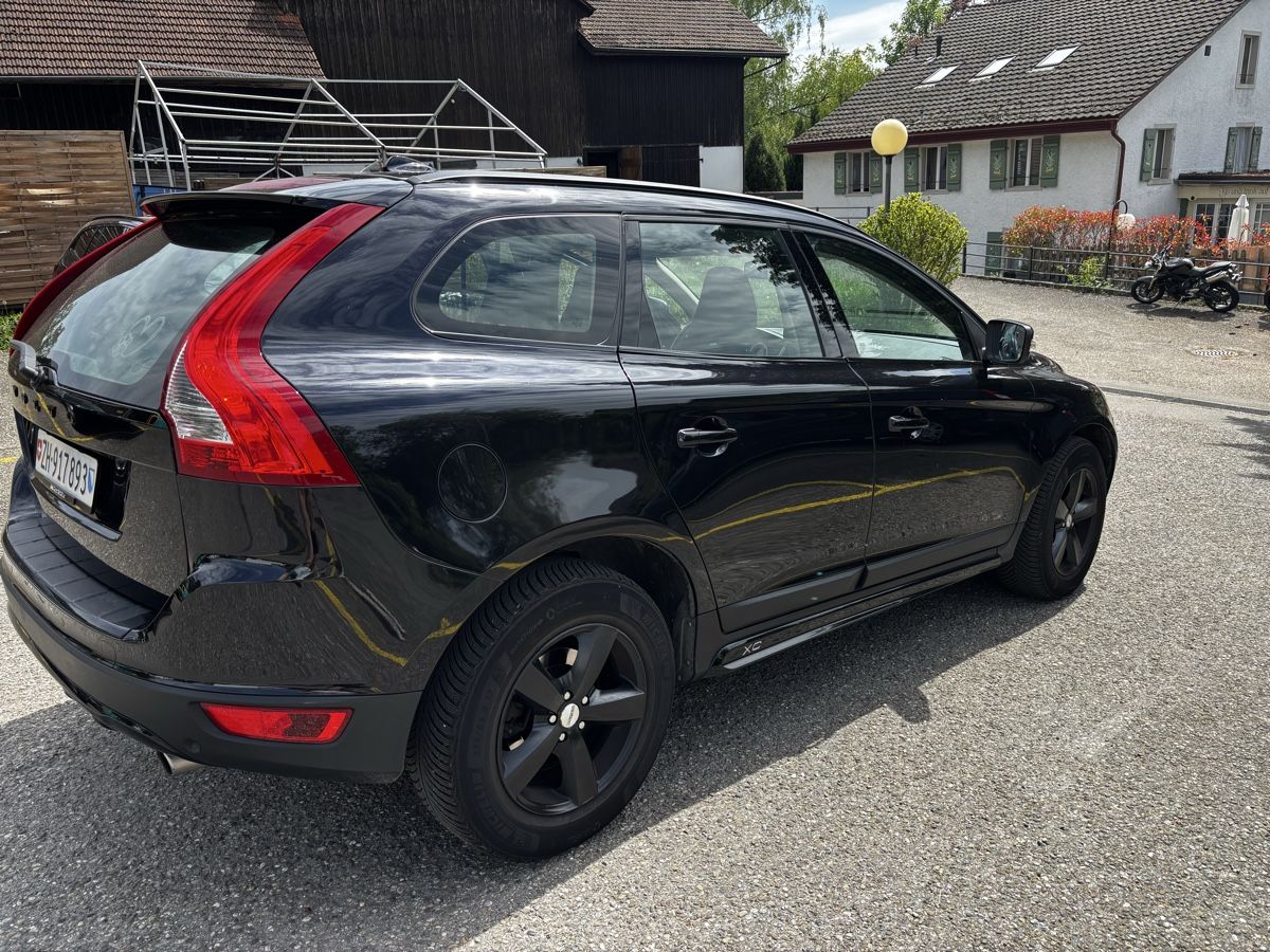 Volvo Automobili: Volvo XC60 D4 AWD Husky – Usato da Männedorf venduto da Merlin034 7