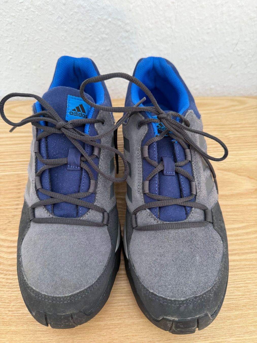 Adidas Scarpe da donna: Adidas Terrex Schuhe Gr. 39.5 – Usato da Kirchdorf AG venduto da coco123 1