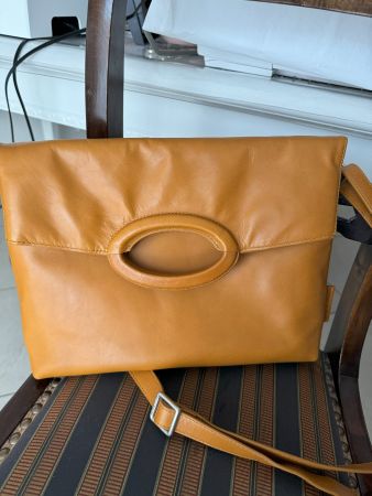 Aunts & Uncles in Cognac-braun Falttasche
