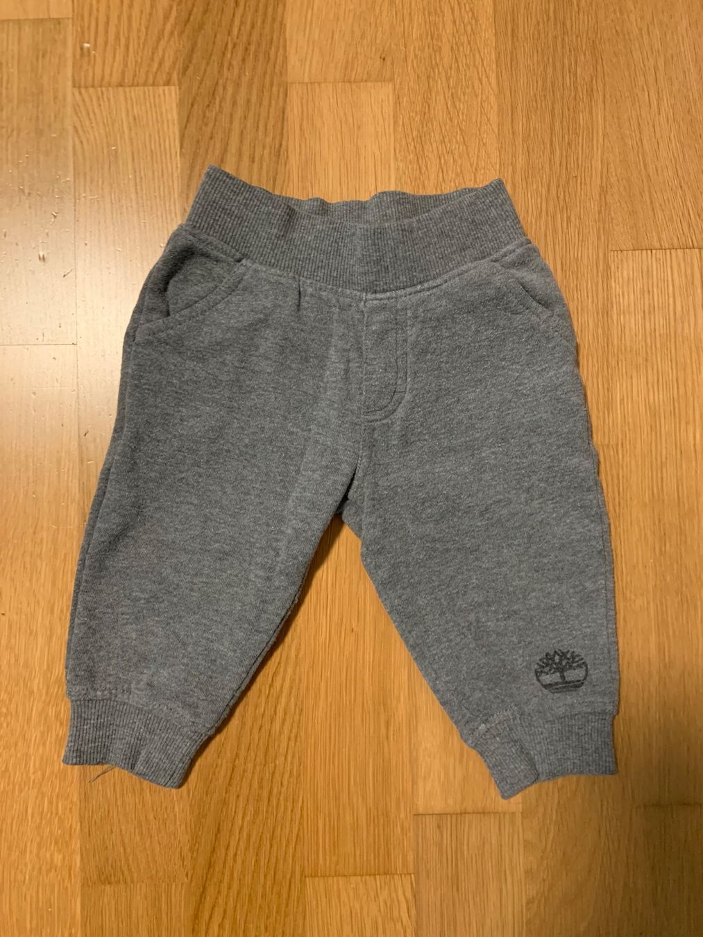 Completi: Timberland Baby Jogginganzug, Grösse 12m – Usato da Zürich venduto da bur_6jq9 1