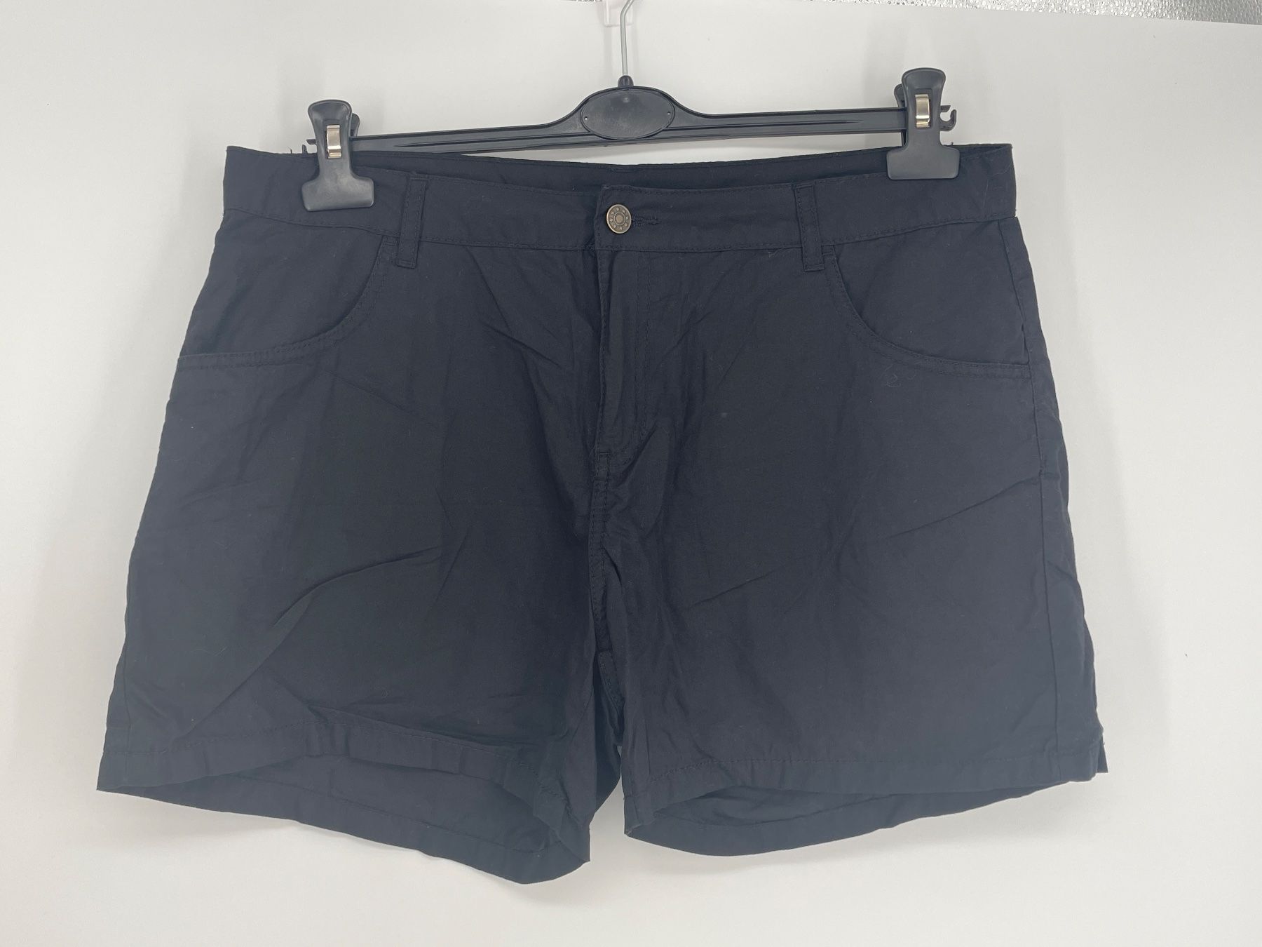 Hosen: Shorts Gr. 44 – Gebraucht aus Auenstein von moin.