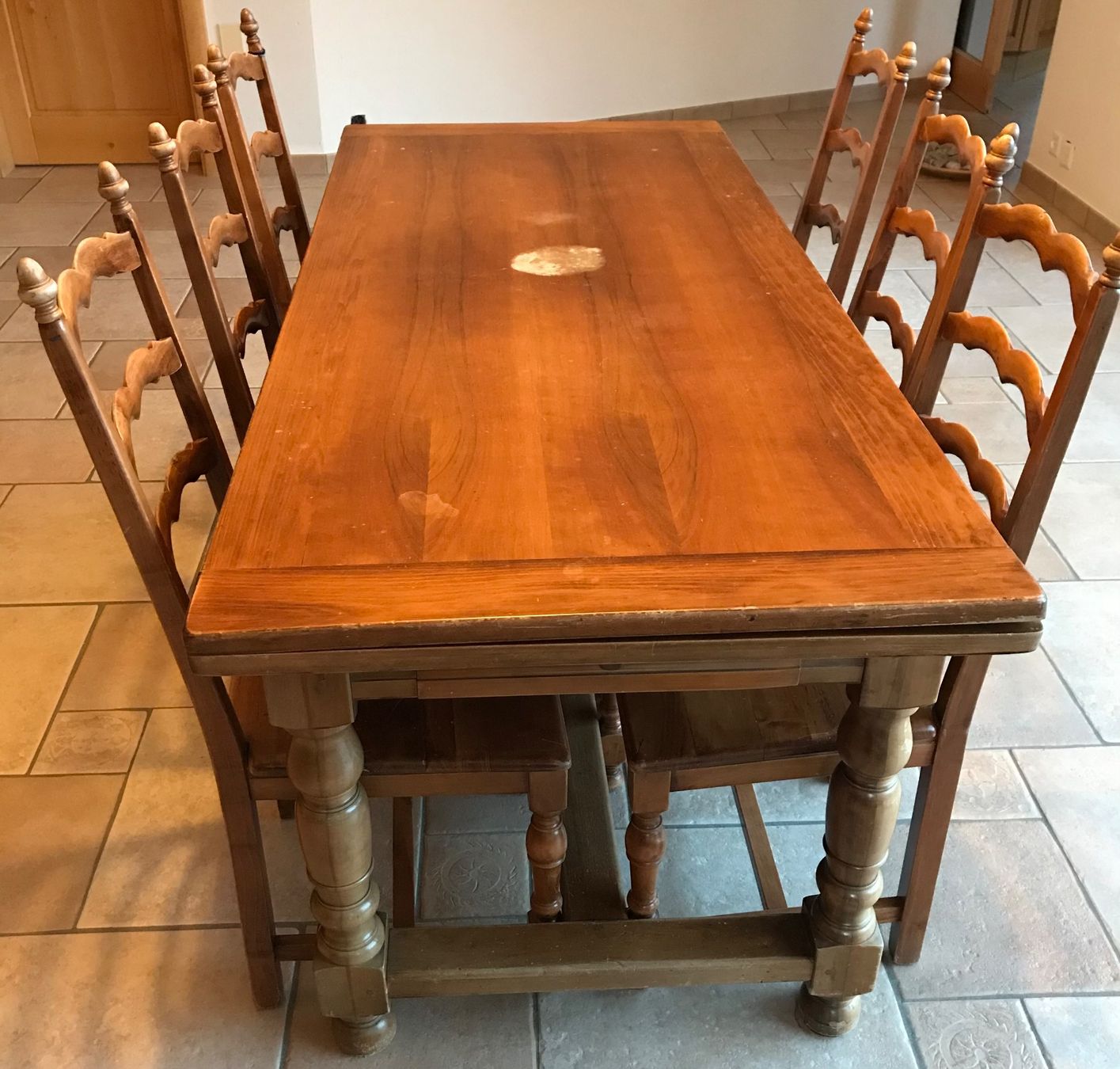 Tavoli: Table en bois massif avec 6 chaises – Usato da Grimisuat venduto da JBCOCCI