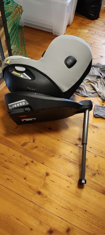 Joie Seggiolini per auto: Auto-Kindersitz Joie 0-19 kg drehbar inkl. Zubehör  – Usato da Knonau venduto da mo87 3