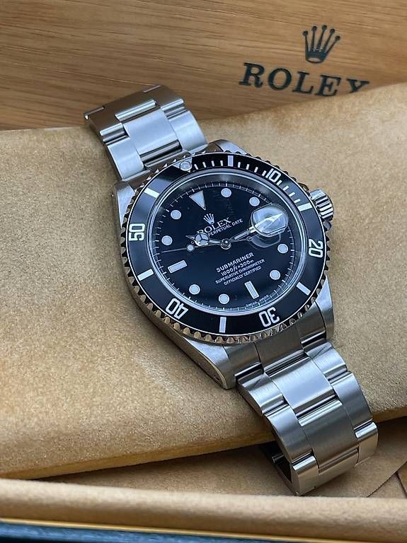 Orologi: Rolex Submariner Date Ref. 16610 Full Set 2002 – Usato da Lugano venduto da luganotopwatches 8