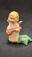 Hummel-Engeli mit Gitarre/ Kerzenständer