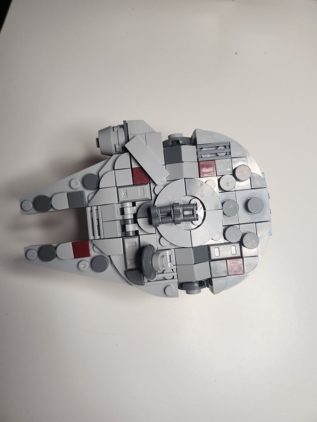 Baukästen: Millennium Falcon  mit Ständer MOC – Gebraucht aus Niederurnen von Ghost.recon 1