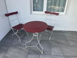 Gartentisch mit Stühlen