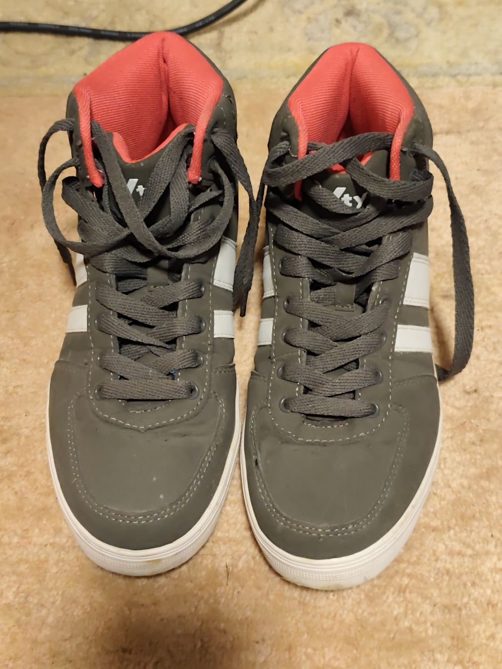 Schuhe für Mädchen: Halbschuhe 40 – Gebraucht aus Unterentfelden von eloim
