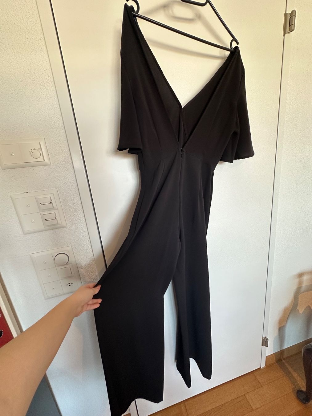 H&M Jumpsuits: Damen Jumpsuit - 36 - SO ELEGANT & NEU!! – Neu (gemäss Beschreibung) aus Pfäffikon SZ von ansyyy 1