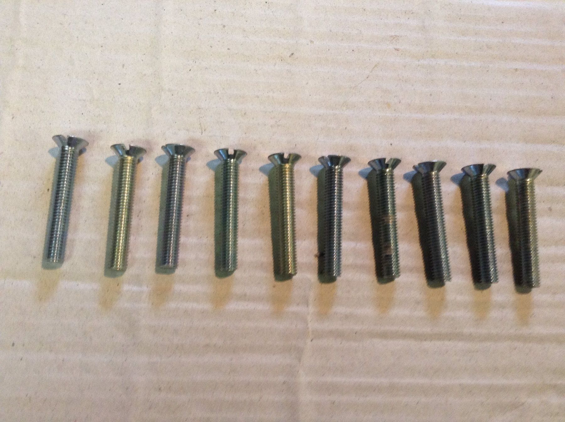 Ferramenta: 10 Senkschrauben mit Schlitz M 8 x 50 mm – Nuovo (secondo la descrizione) da Hunzenschwil venduto da Fanta01
