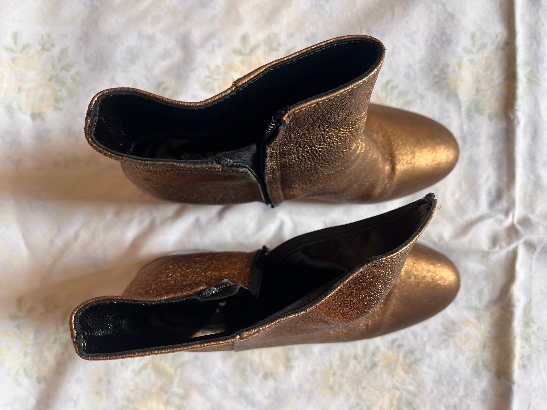Chaussures femmes: Goldene Stiefeletten – D'occasion à Bern par all_6bff 3