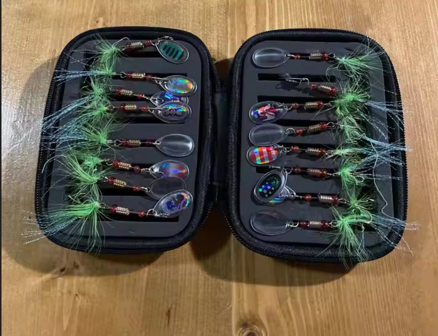 Appâts: 3x Schachtel mit Ködern Spinner crankbaits Wobbler – Neuf avec emballage d'origine à Bremblens par SHOPSPORT