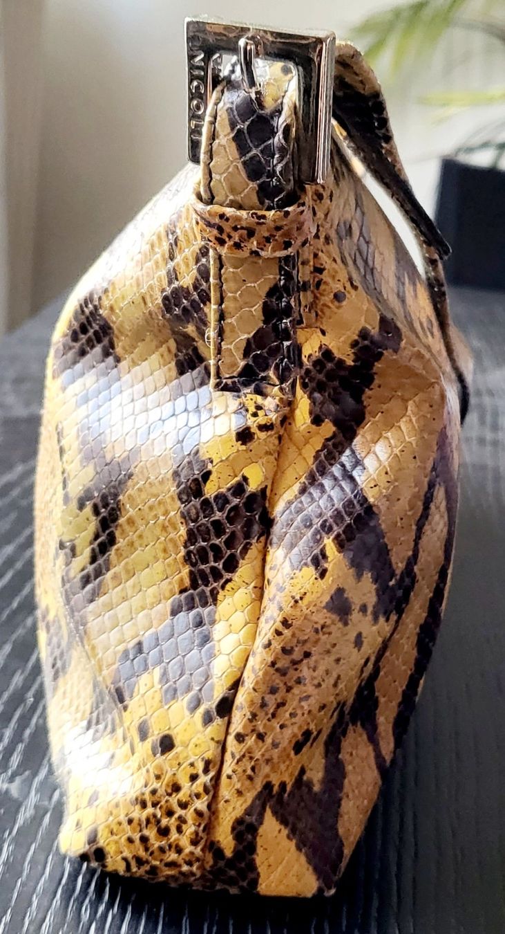 Altro in  Abbigliamento & Accessori: Pochette Nicoli en cuir de python véritable. – Nuovo (secondo la descrizione) da Neuchâtel venduto da wikit 1