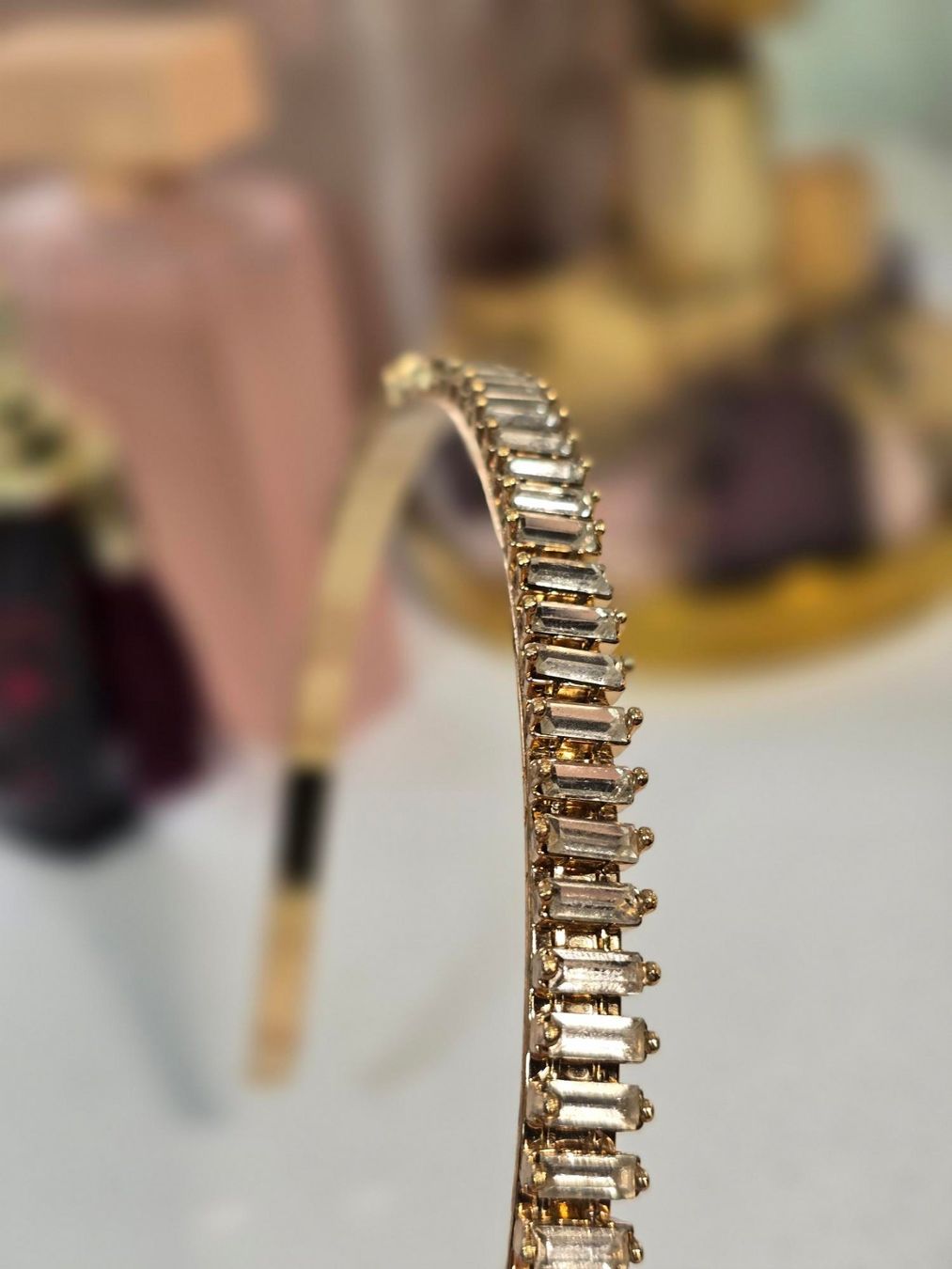 Accessori per capelli: Neu & Robust Goldenes Haarband mit Kristallen – Nuovo (secondo la descrizione) da Zürich venduto da dum_x5xn 7