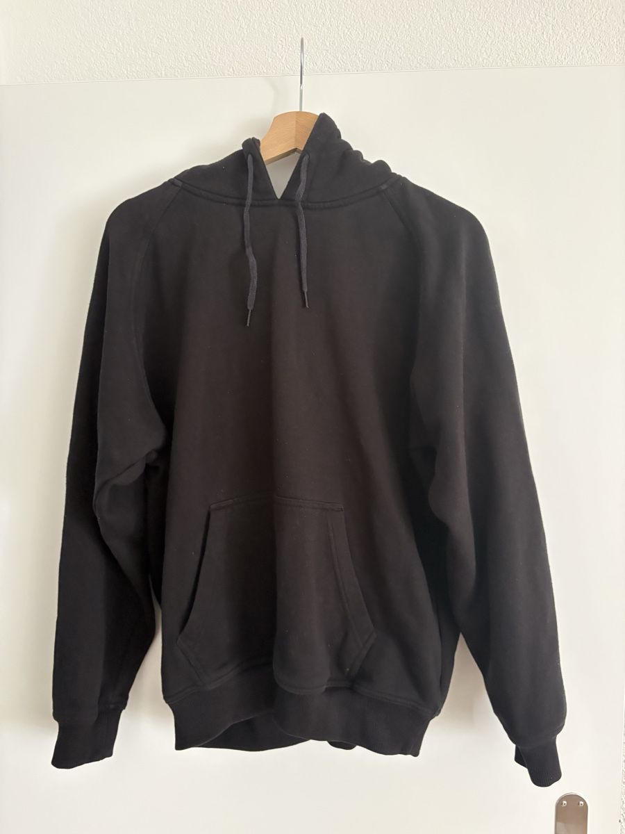 Pulls & Sweat-shirts: Schwarzer Hoodie – D'occasion à Spiegel b. Bern par Klc123