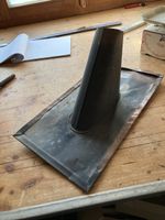 Blecheinfassung für Dunstrohr
