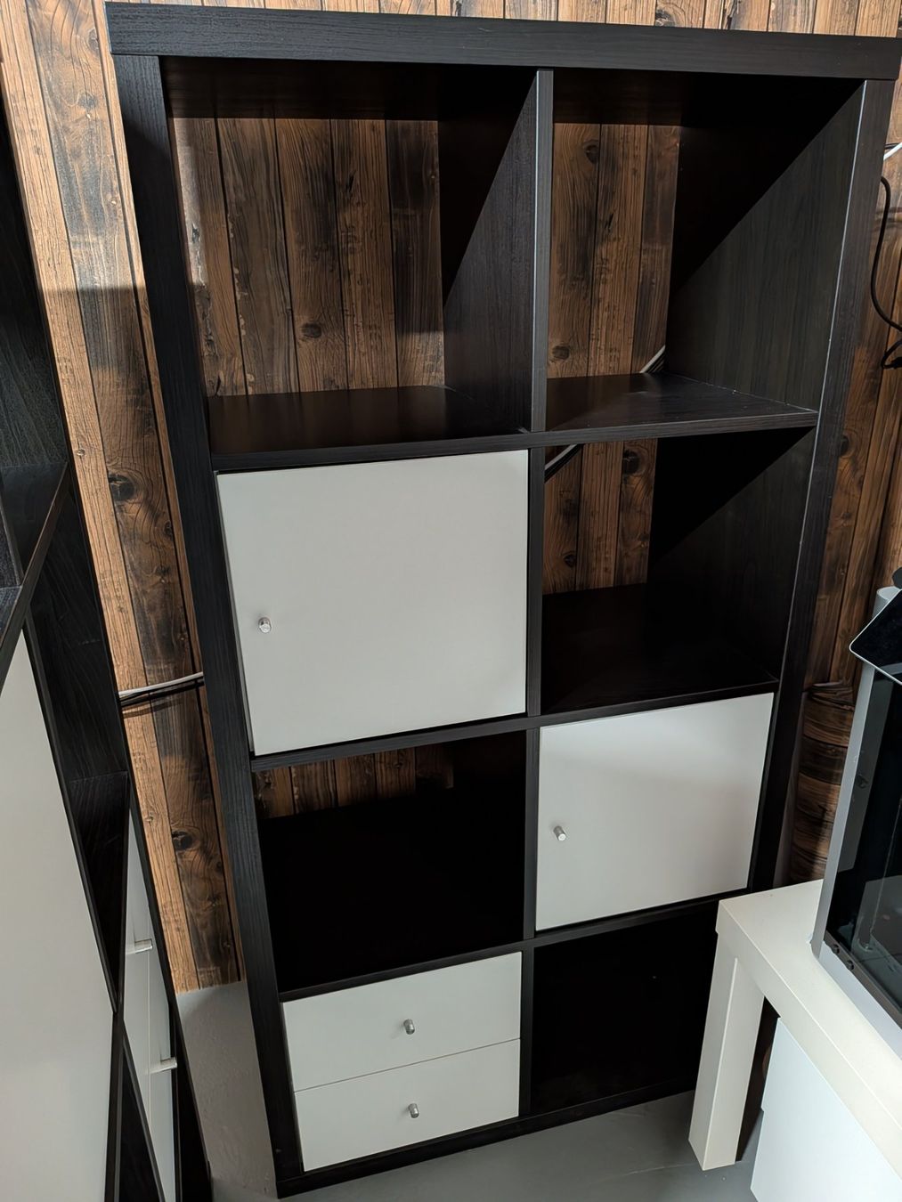Ikea Scaffali: IKEA Kallax mit 2x Türe, 1x Schubladen – Usato da Wettingen venduto da Timberjack14