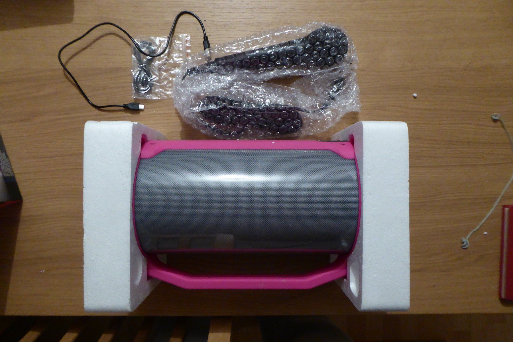 Casse acustiche: Cyclone 400 IDance Bluetooth Party Speaker with Disco Light – Nuovo (secondo la descrizione) da Allschwil venduto da Summelsarium 8