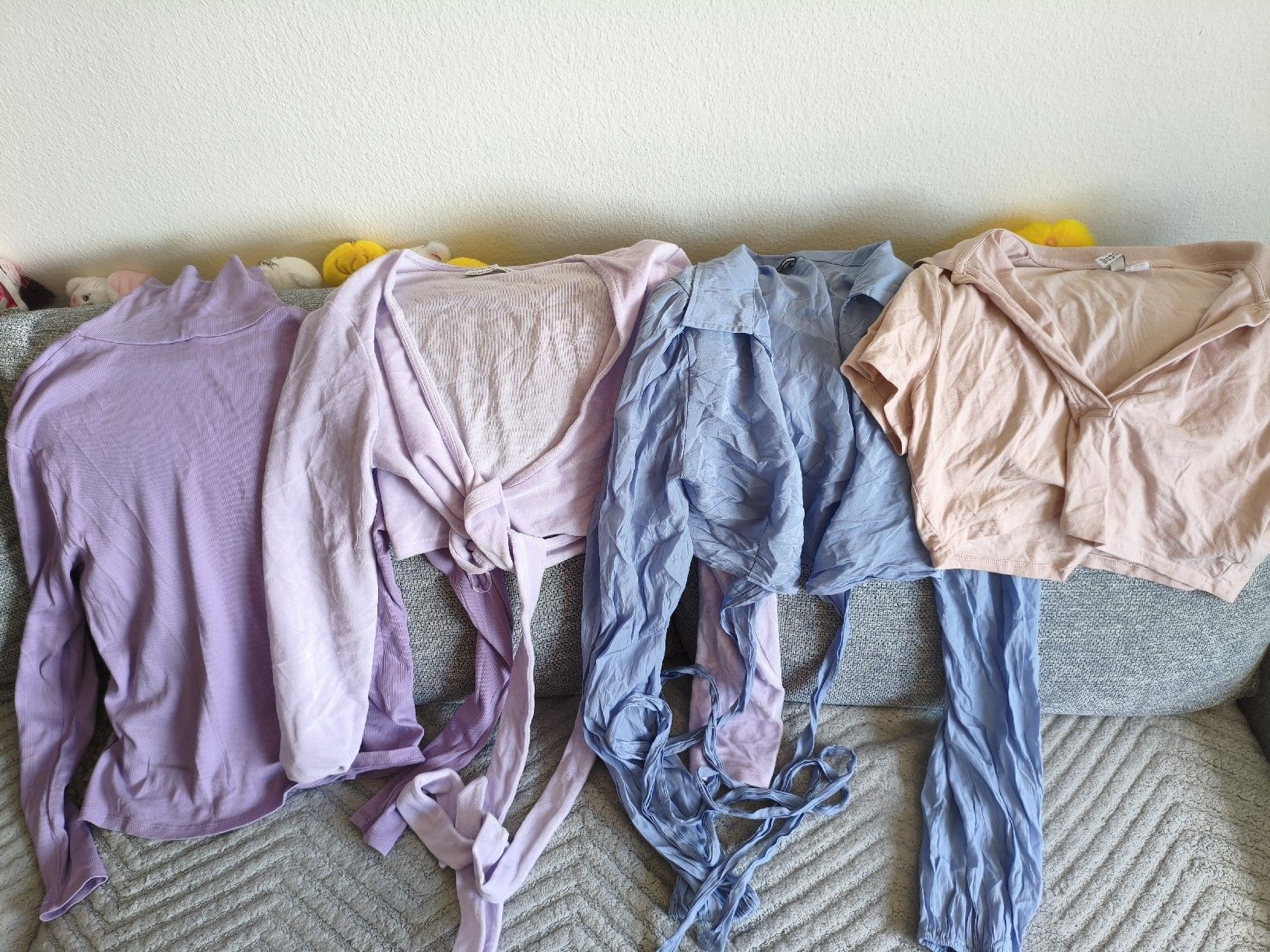 Lotti di vestiti: Lot 4 hauts L – Usato da Lausanne venduto da IseeIceasCream