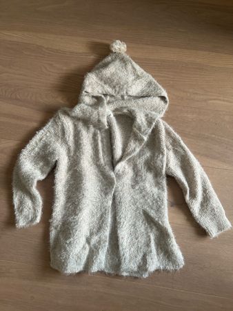 Zara Mädchen Strickjacke, Grösse 122, Kapuze, Top