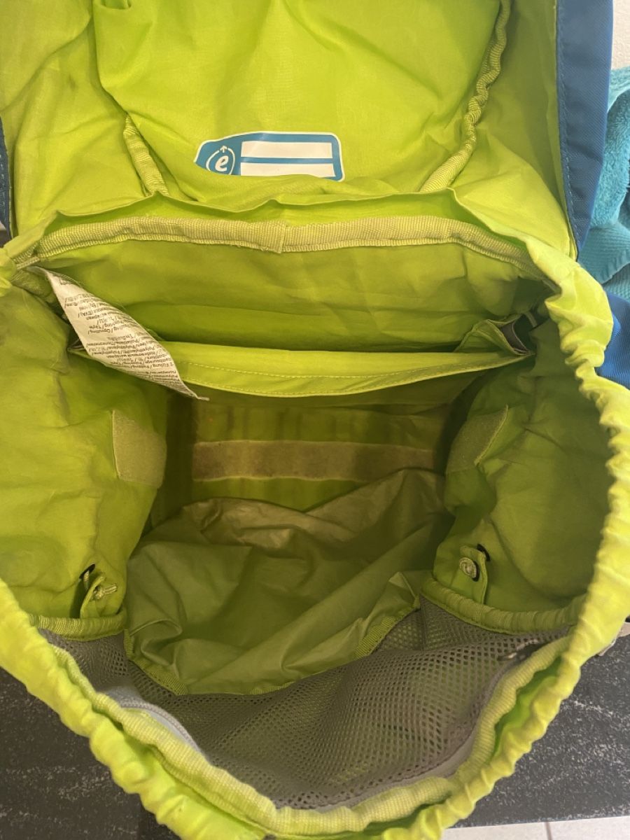 Ladenausstattungen & Messebau: Ergobag Schulrucksack mit Sportrucksack – Gebraucht aus Stäfa von Protea3 8