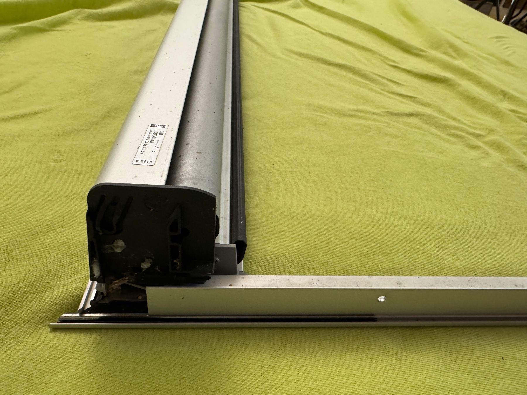 Velux Marquises: Velux Rollo, Verdunkelungsrollo – D'occasion à Olten par mbeausbs 3