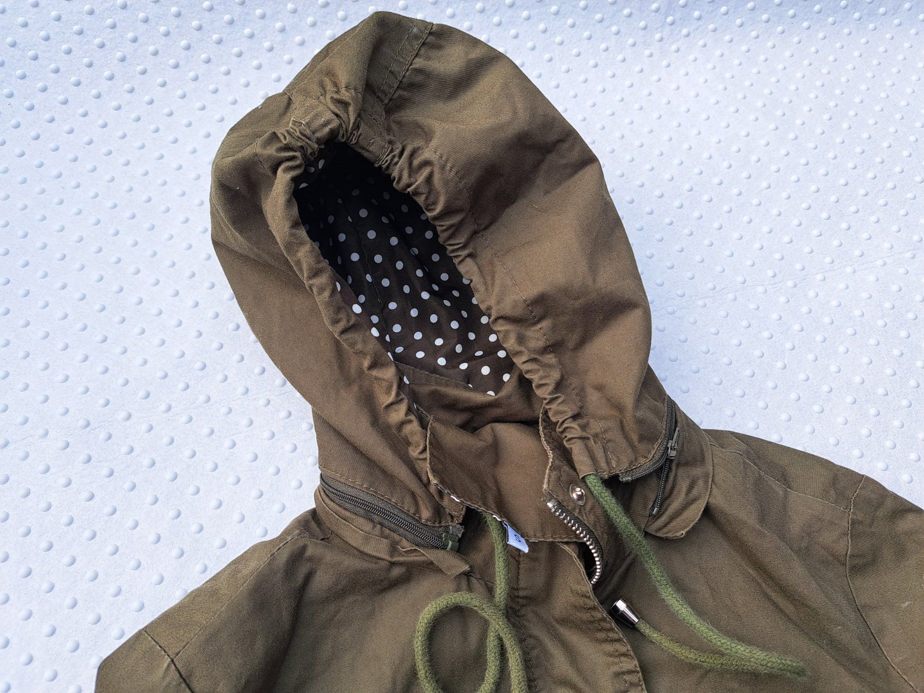 Giacche: Khaki Übergangsjacke mit Kapuze, Grösse XS – Usato da Gysenstein venduto da joshuas81 4