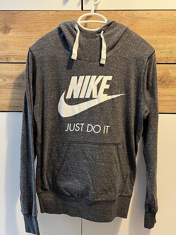 Pulls & Sweat-shirts: Nike Hoodie M – D'occasion à Wädenswil par esp_z8tb