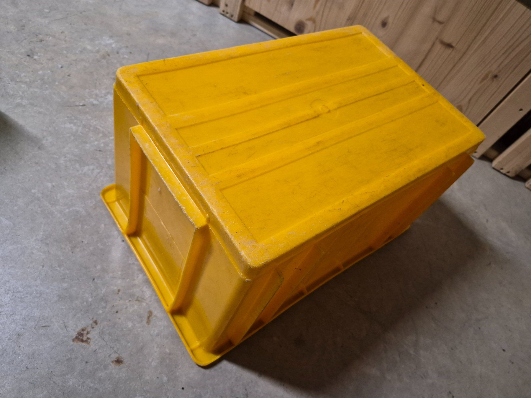 Contenitori & Simili: Bac jaune plastique grand format, occasion, robuste – Usato da Satigny venduto da salvatore73 8