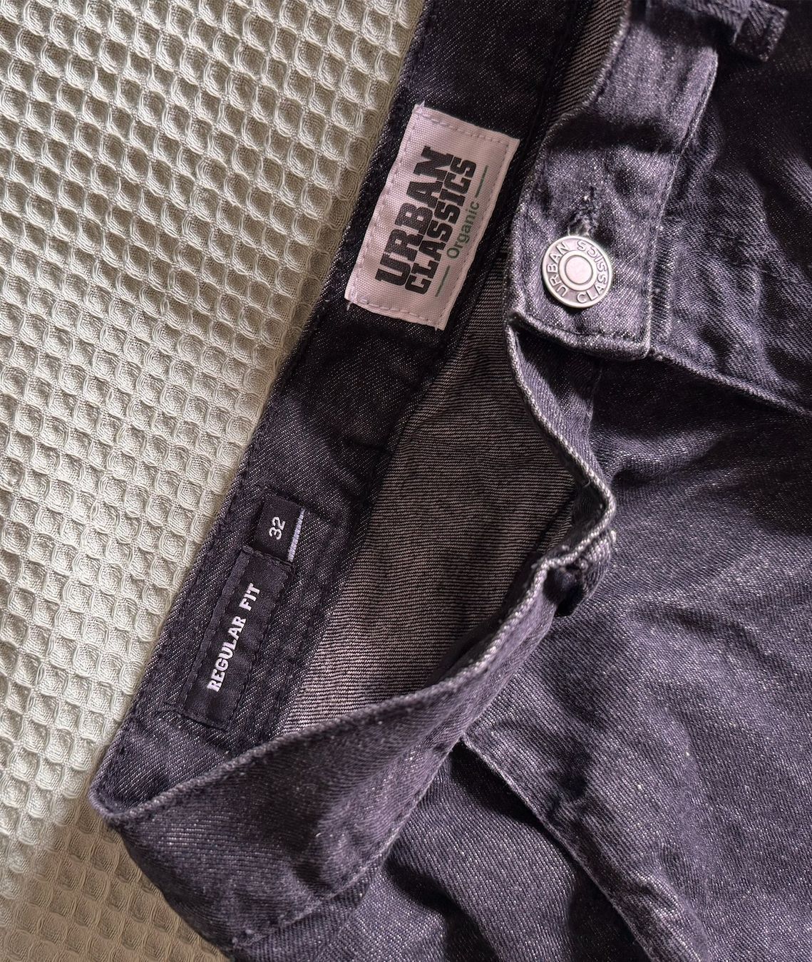 Urban Outfitters Jeans: Jeans Shorts Black Urban Classics – Usato da Zürich venduto da mat_n78x 1