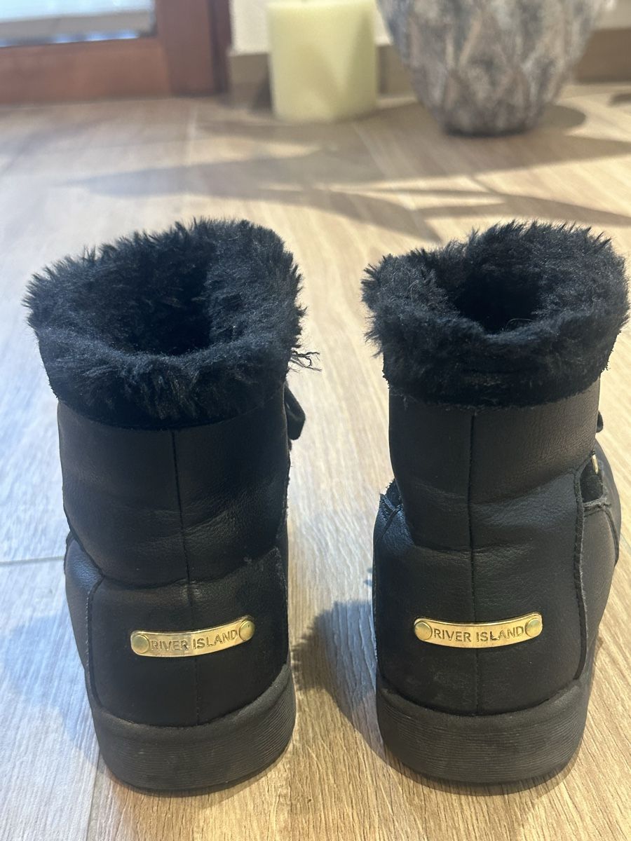 Scarpe da donna: Bottines fourrées noires lacées - Taille 36 – Usato da Le Châble VS venduto da 027_aymon 3