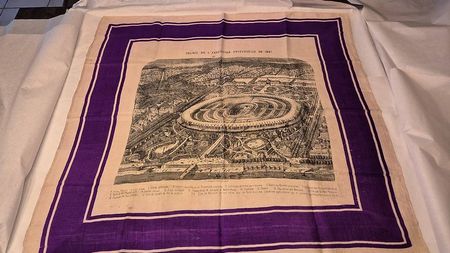 Rare foulard en soie  Exposition Universelle de Paris 1867