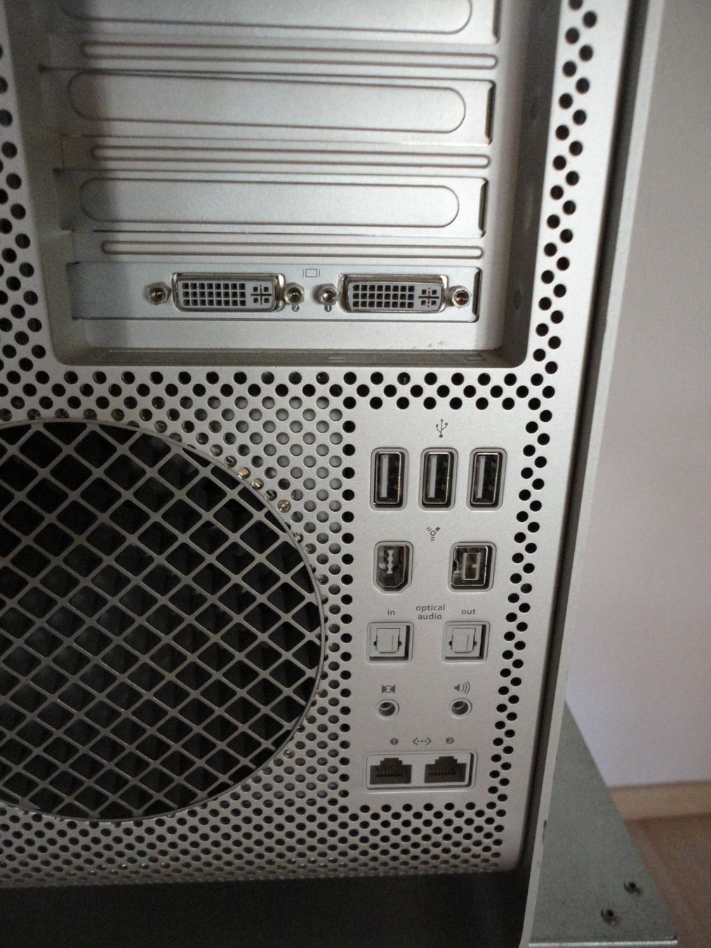 Apple PC: Vintage  MAC  Pro OS X Lion    -    Version 10.7.5 – Usato da Bonstetten venduto da nat_tv99 7