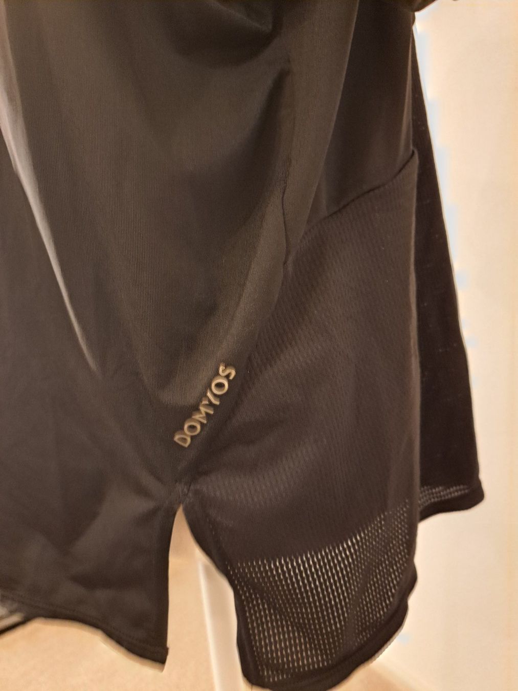 T-Shirts: Weites Sport-Shirt Gr.L, schwarz – Neu (gemäss Beschreibung) aus La Neuveville von Vestiaire_2011 2