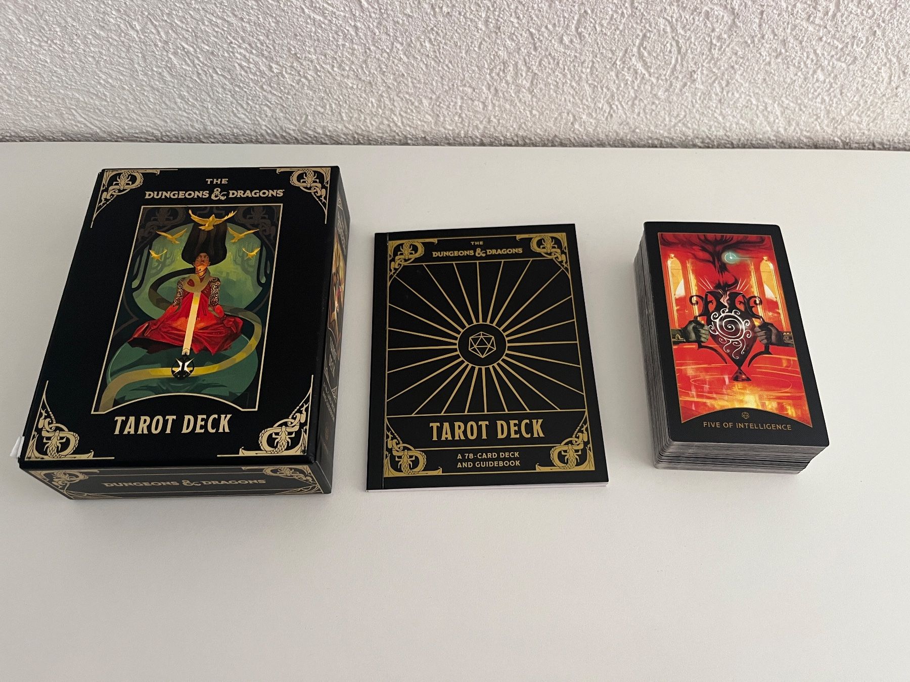 Spiele: The Dungeons & Dragons Tarot Deck – Gebraucht aus Ernetschwil von Thies.Ray