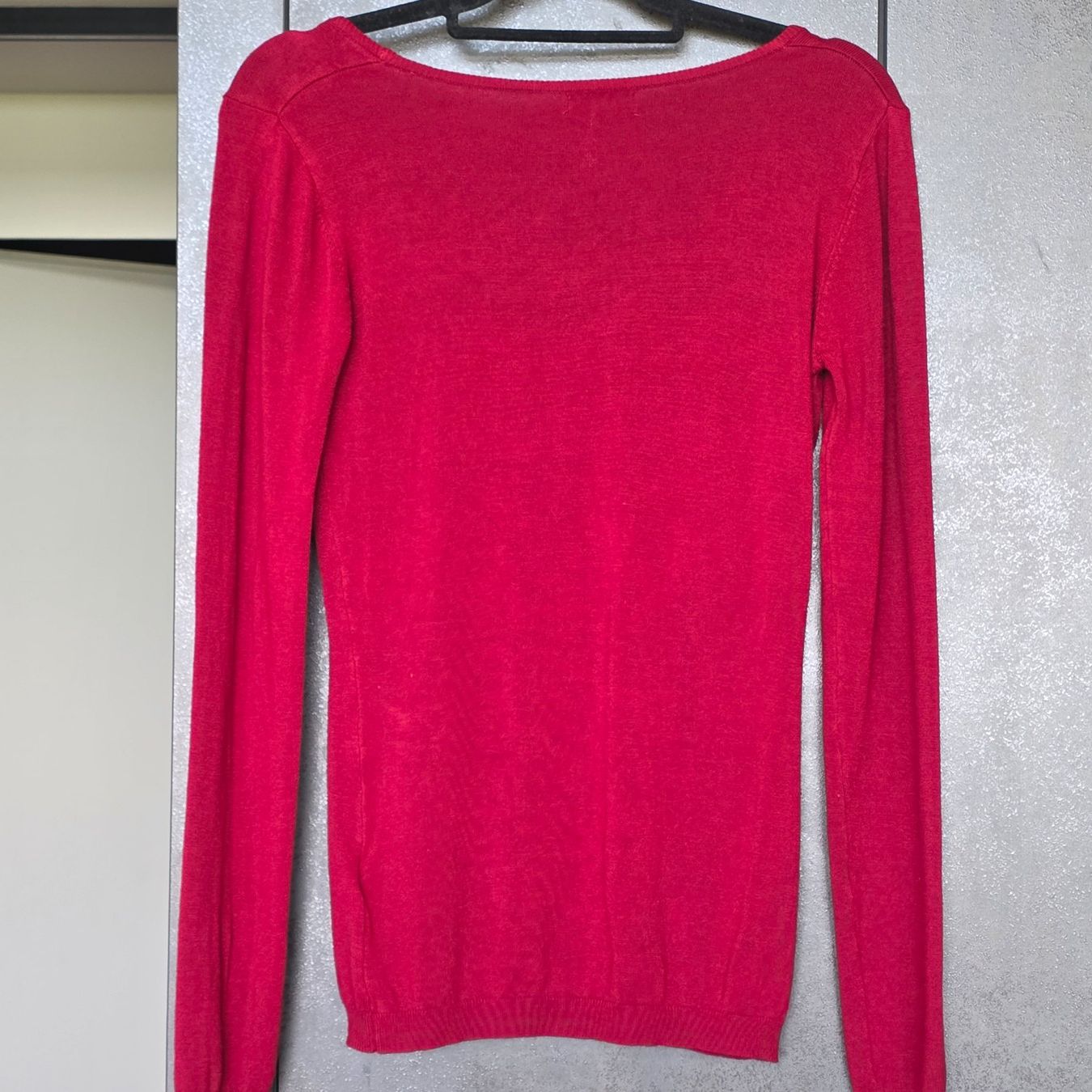 Guess Maglioni & Felpe: 🐸 GUESS LOGO PULLOVER M RAYON MIT STRASS ROT – Nuovo (secondo la descrizione) da Môtier (Vully) venduto da Frogs 5