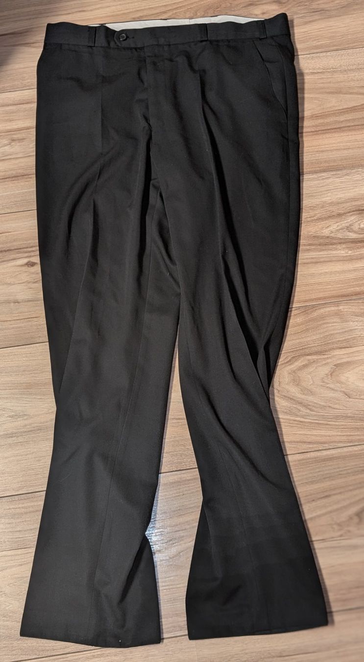Hosen: Pantalon noir de costume – Gebraucht aus Aigle von Byakuya