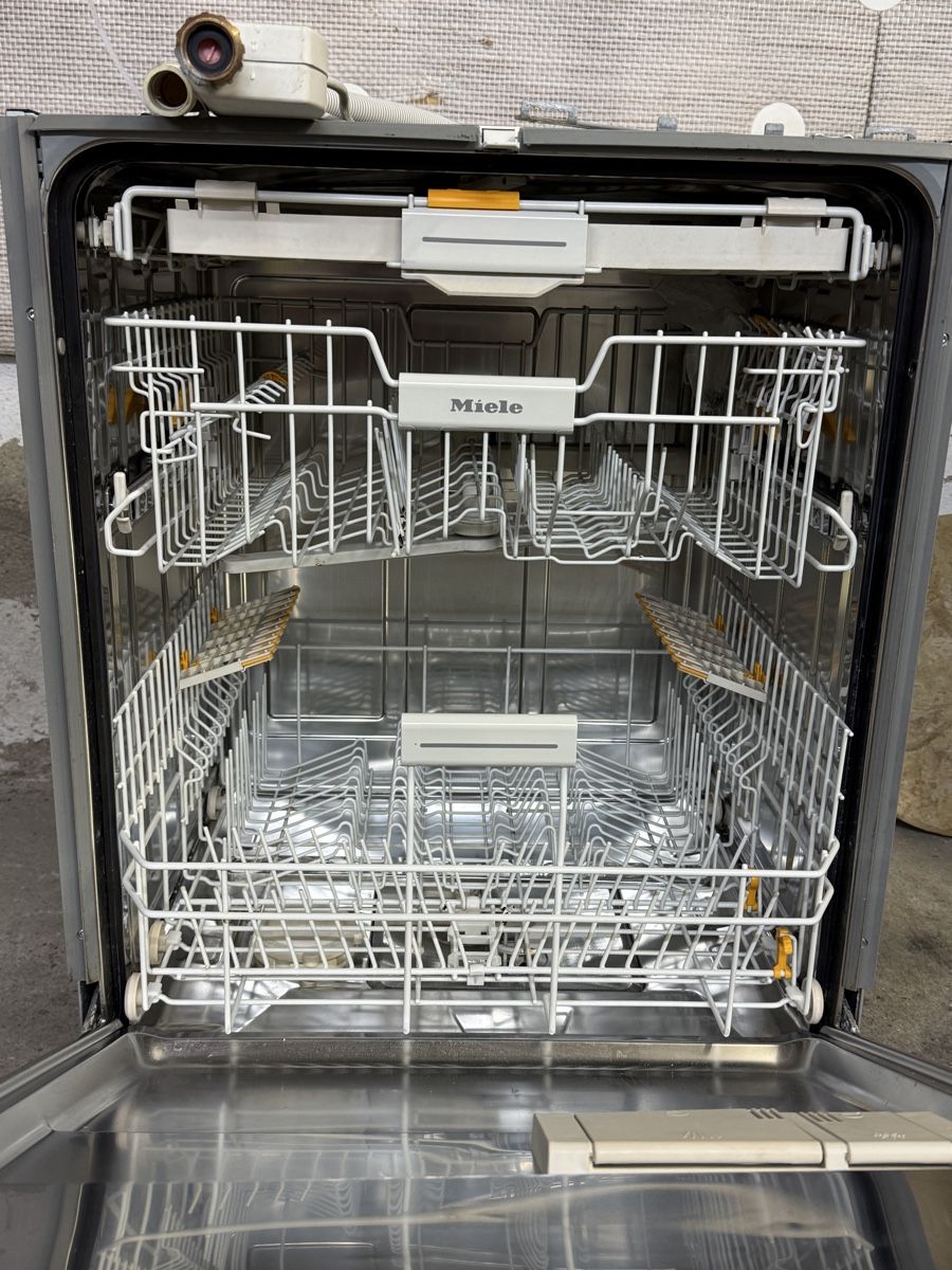 Lavastoviglie: Miele Geschirrspüler G 26725-60 SCi – Usato da Trasadingen venduto da Kaffee.mann 3