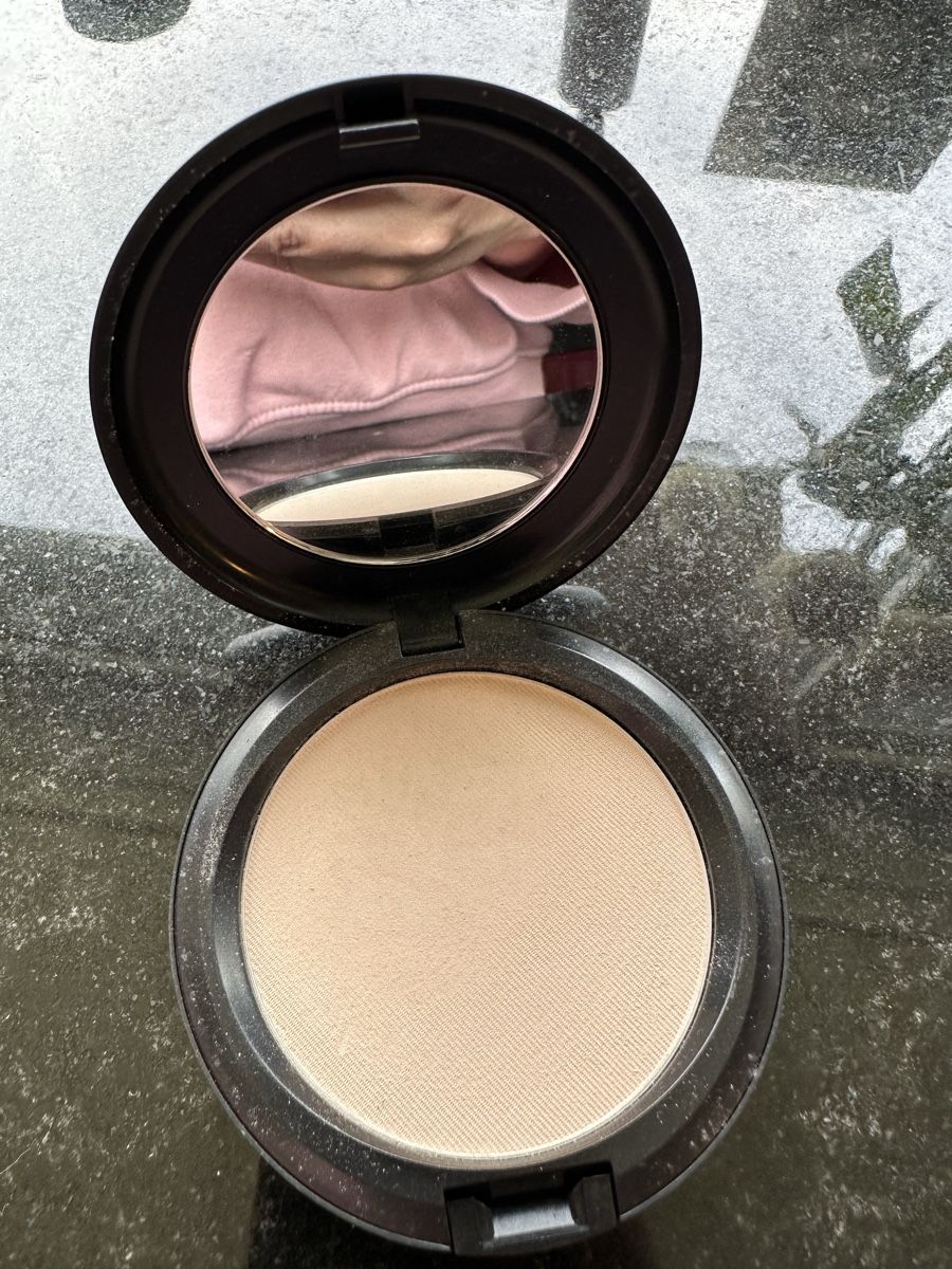 Mac Cosmetics Make-up: MAC Blot Powder Medium – Usato da Bern venduto da Shininglove 3
