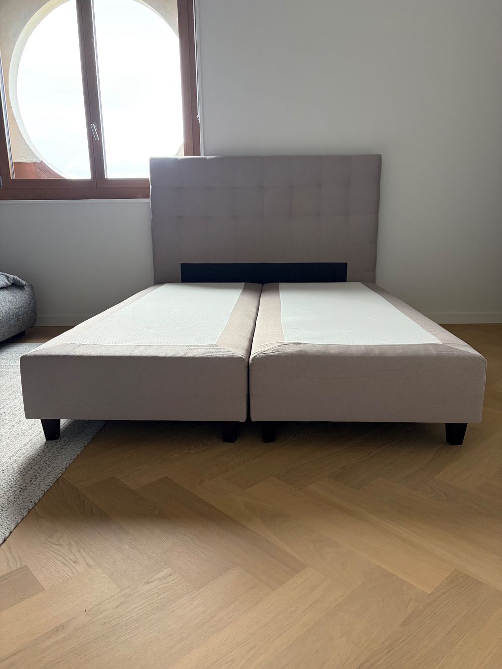 Letti: Boxspring 160x200 en parfait état – Usato da St-Sulpice VD venduto da bor_wtr2 2