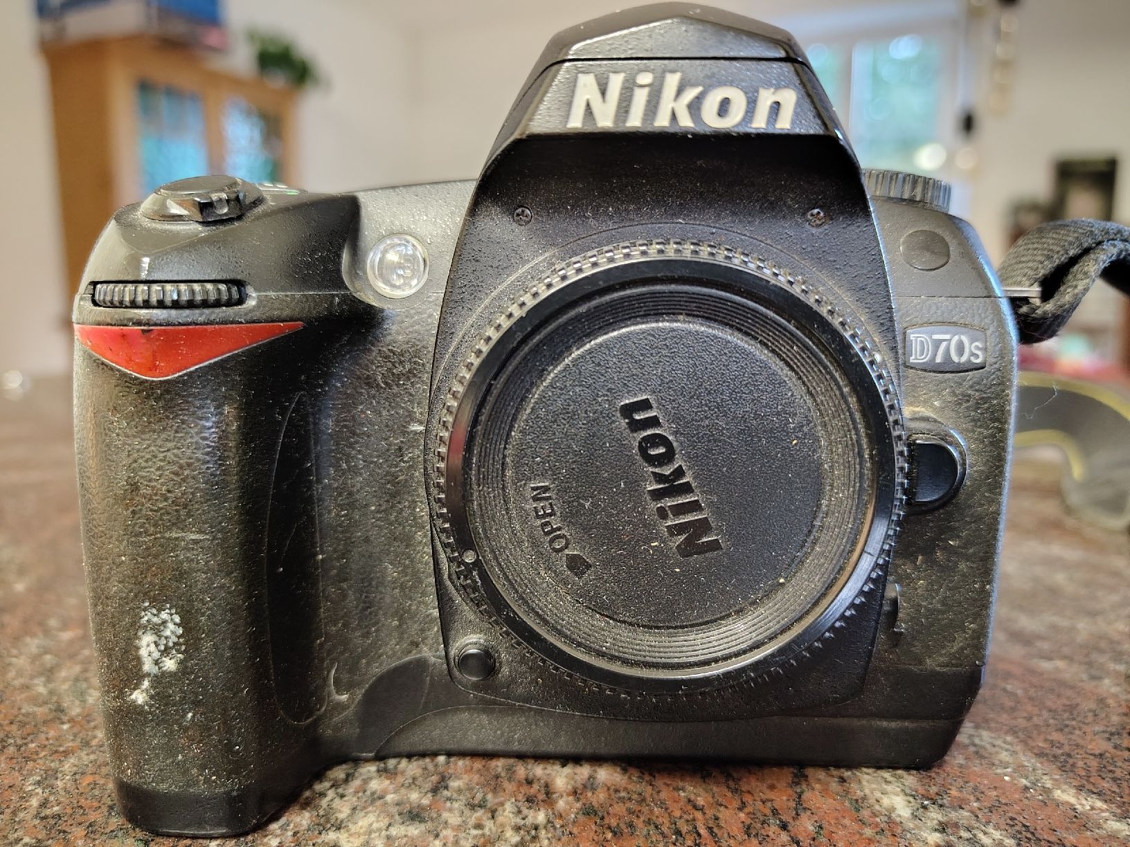 Nikon Fotocamera: Digitalkamera Nikon D70s – Difettoso da Wädenswil venduto da Forigel