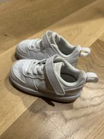 Baby Sneakers Nike white velcro size 22 used